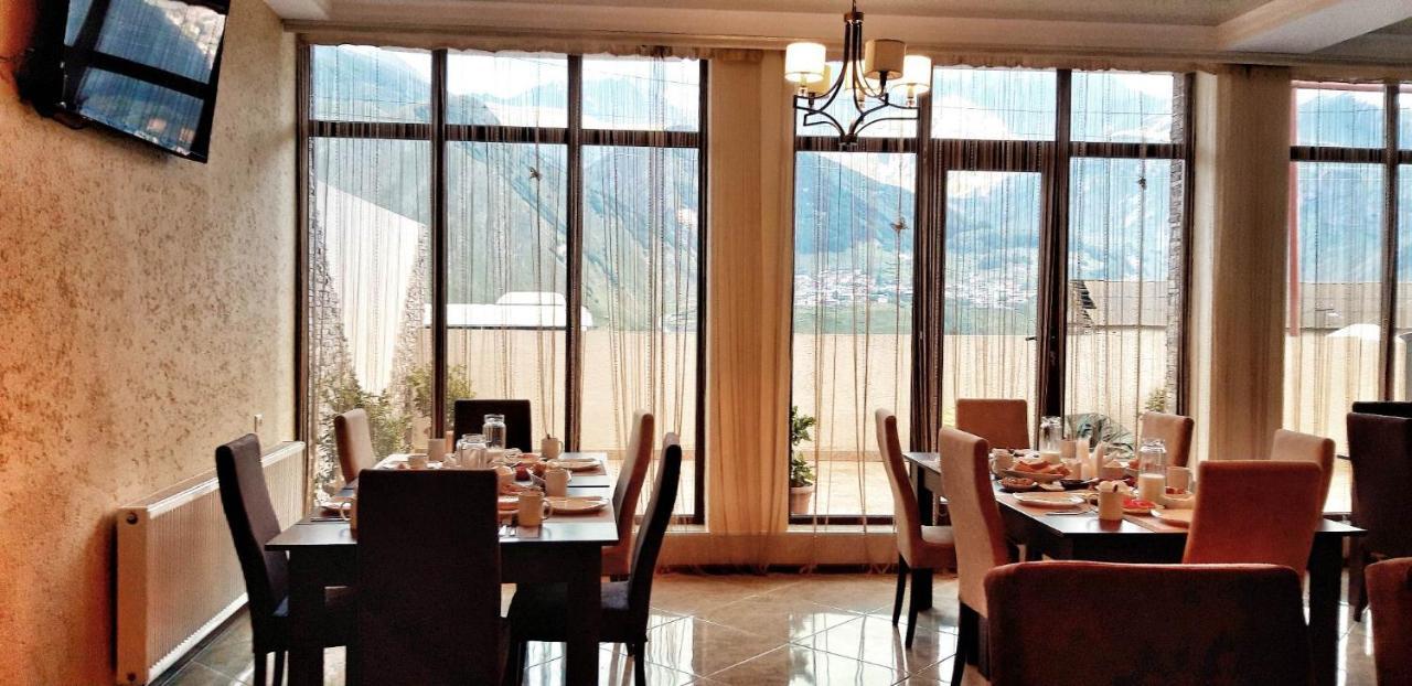 Hotel Iveria Kazbegi Bagian luar foto