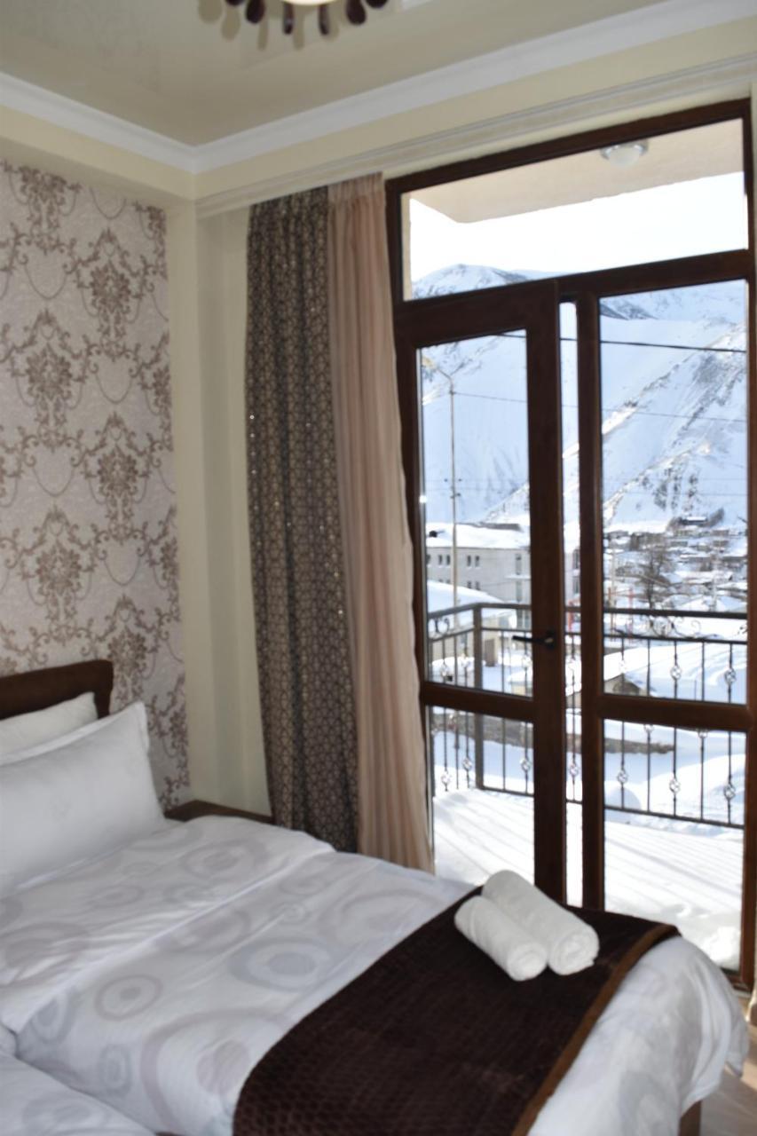 Hotel Iveria Kazbegi Bagian luar foto
