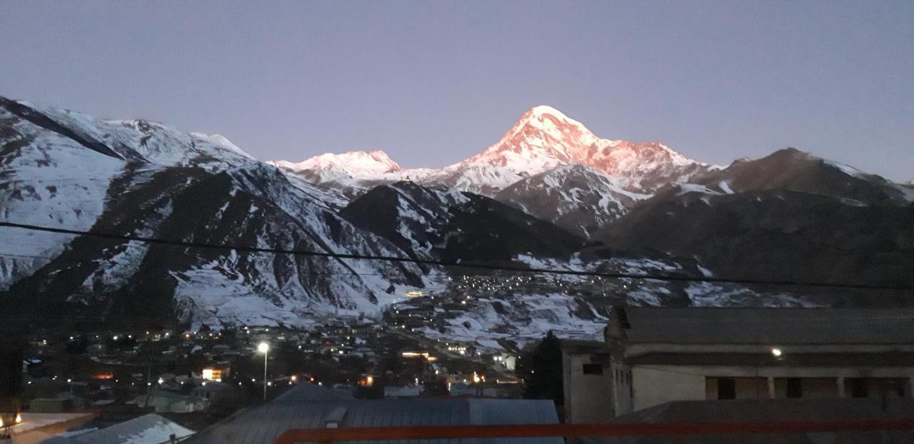 Hotel Iveria Kazbegi Bagian luar foto